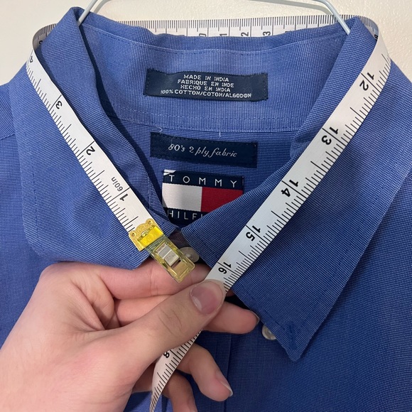 Tommy Hilfiger Button Down Oxford Shirt in Blue. Size L. - Picture 4 of 6